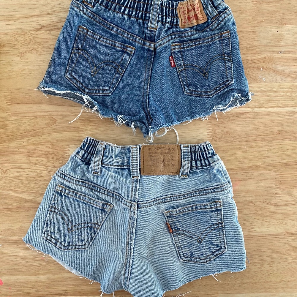 Sold out 🫶🏼 Vintage Levis size 6 cut off distressed shorts - Picture 4 of 12